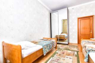 Мини-отель Mini-Hotel Sultan Нур-Султан Большой двухместный номер с 1 кроватью или 2 отдельными кроватями-4