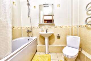 Мини-отель Mini-Hotel Sultan Нур-Султан Большой двухместный номер с 1 кроватью или 2 отдельными кроватями-6