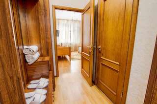 Мини-отель Mini-Hotel Sultan Нур-Султан Большой двухместный номер с 1 кроватью или 2 отдельными кроватями-7