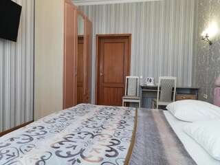 Мини-отель Mini-Hotel Sultan Нур-Султан Большой двухместный номер с 1 кроватью или 2 отдельными кроватями-10